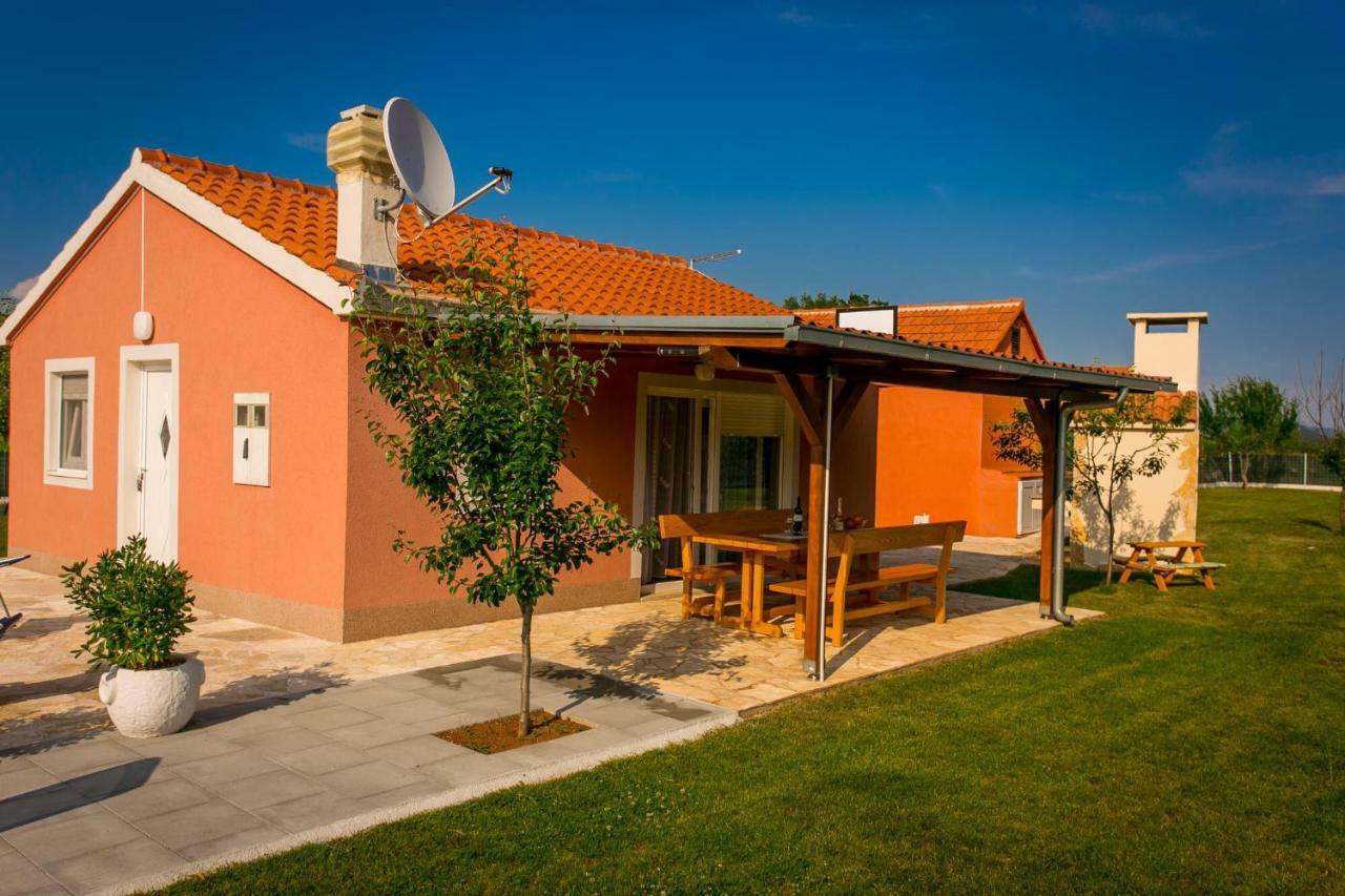 Vacation House Radosic Radosic  Exteriör bild
